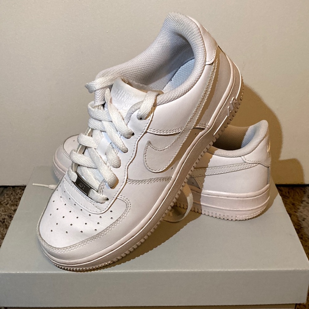 NIKE AIR FORCE 1